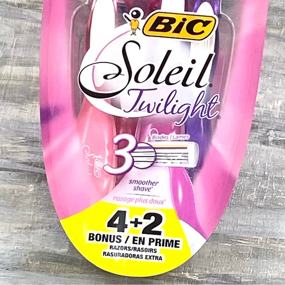 NWT Bic Soliel Twilight 6-Count 3-Blade Disposable Razors Bonus Pack Lavender - Picture 3 of 7